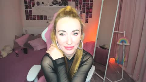 Snapshot of lakshmi_lotus chatting on January 5, 6:13 pm Lakshmi a online show from January 5, 6:13 pm