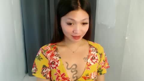 lala_lany online show from April 12, 6:50 am