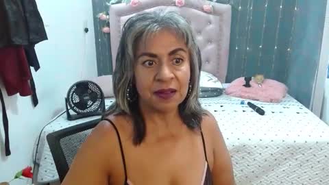 lalisha online show from October 25, 12:11 am