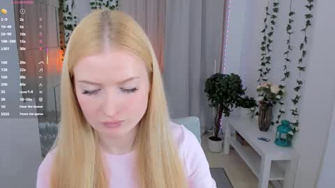 Laly online show from November 23, 5:33 pm