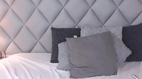 Laly Castro online show from February 6, 11:15 pm