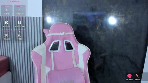 Lana online show from December 13, 8:15 pm