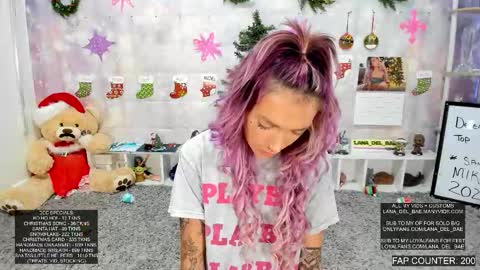 Lana Del Bae online show from December 17, 3:35 am