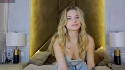 Lana online show from September 22, 5:44 am