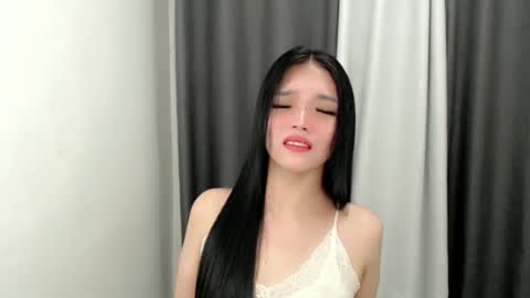 lanawyatt_ online show from October 23, 12:28 pm