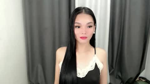 lanawyatt_ online show from February 22, 2:20 pm