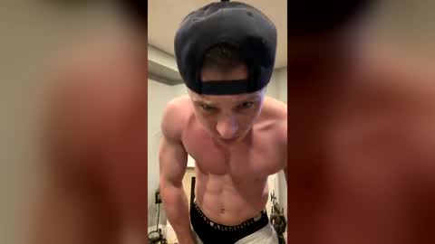 landonrax online show from June 16, 1:42 am