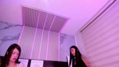 lanna_as online show from April 11, 7:45 am