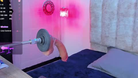 Snapshot of lanna_brunette chatting on September 22, 2:43 pm lanna_brunette online show from September 22, 2:43 pm