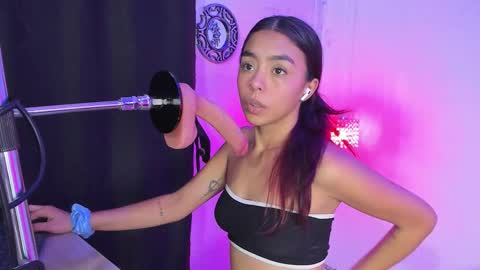 lanna_brunette online show from December 22, 1:18 pm