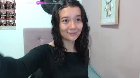 Snapshot of lanna_mills chatting on February 12, 1:37 pm Lanna online show from February 12, 1:37 pm