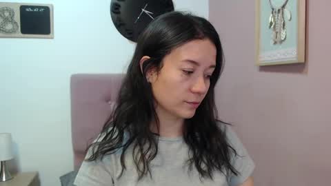 Snapshot of lanna_mills chatting on March 10, 1:10 pm Lanna online show from March 10, 1:10 pm