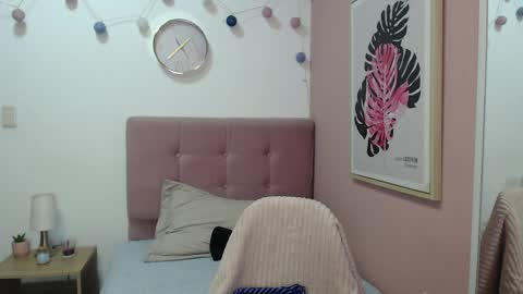 Lanna online show from April 8, 1:25 pm