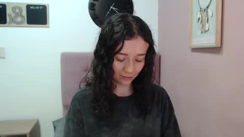 Snapshot of lanna_mills chatting on March 6, 1:35 pm Lanna online show from March 6, 1:35 pm