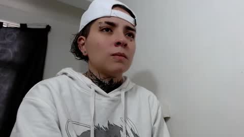 Snapshot of lannie_gonzales chatting on March 5, 8:10 pm LANNIE   online show from March 5, 8:10 pm