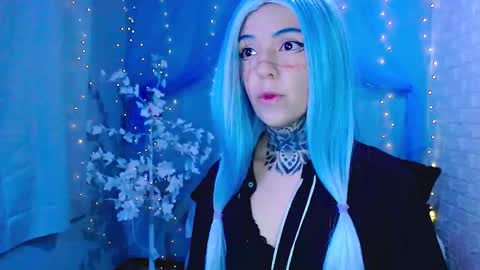 LANNIE   online show from November 15, 5:20 am