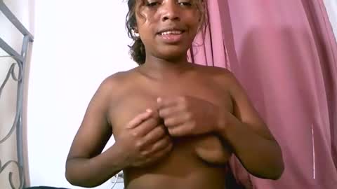 laqueen12 online show from March 30, 8:58 am