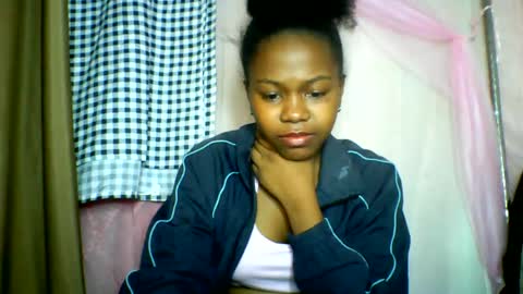 lara_belle online show from June 15, 2:36 am