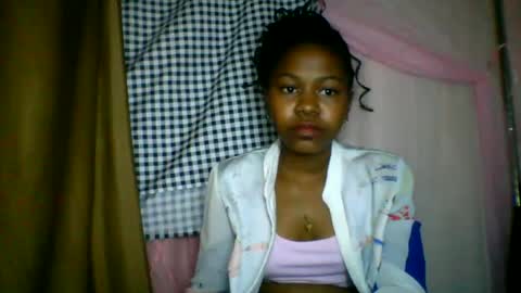 lara_belle online show from July 6, 4:20 am