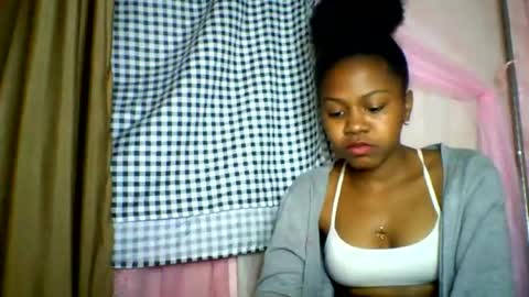 lara_belle online show from June 29, 10:15 am