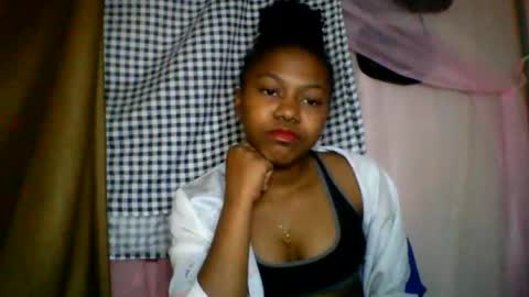 lara_belle online show from July 15, 11:37 am