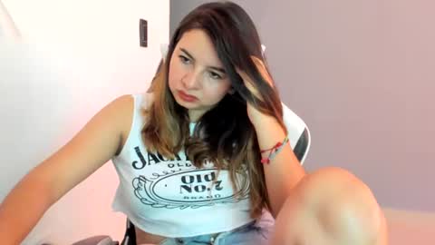 Lara online show from July 3, 5:51 pm