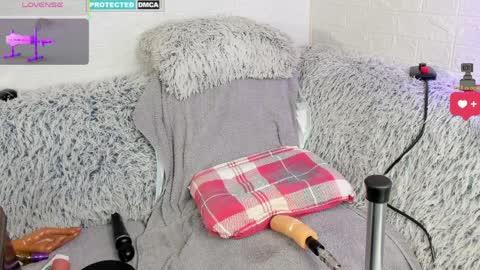 Lara online show from April 6, 10:22 pm