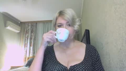 laramrs online show from November 12, 5:37 pm