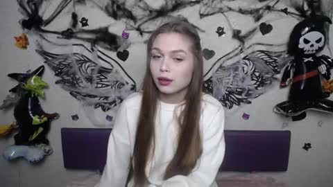 LaraPika online show from November 10, 6:10 pm