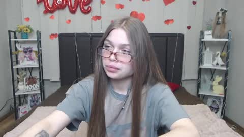 LaraPika online show from May 7, 5:36 am