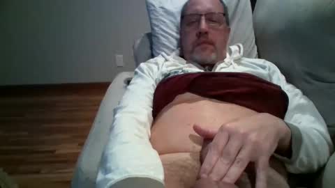 Large2PLZ online show from January 18, 6:00 am