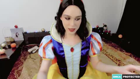 Larisa Lavriki online show from October 28, 4:30 pm