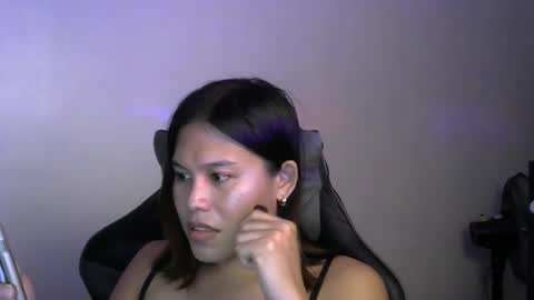 larissah99 online show from December 3, 6:33 pm