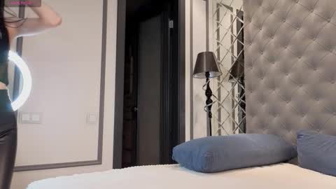 Olivia online show from February 19, 11:09 am