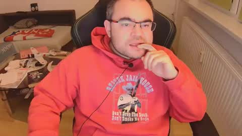 latexboy893 online show from November 29, 5:31 pm