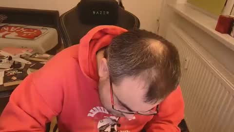 latexboy893 online show from January 8, 12:49 am