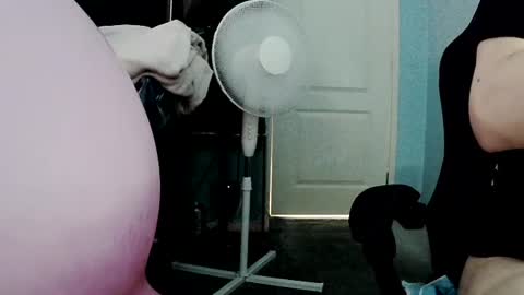 latexchris77 online show from July 19, 5:37 pm