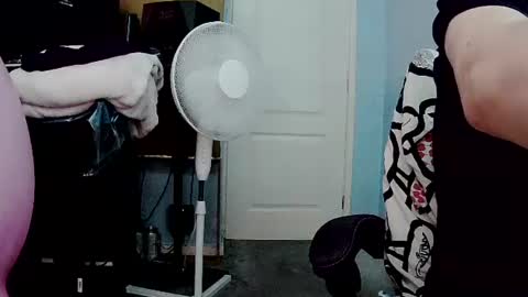 latexchris77 online show from July 25, 9:51 am