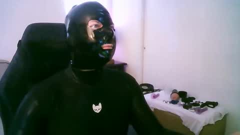 latexminheadroom online show from January 31, 9:34 pm