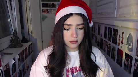 miiiiiiaaaa online show from December 26, 9:37 pm