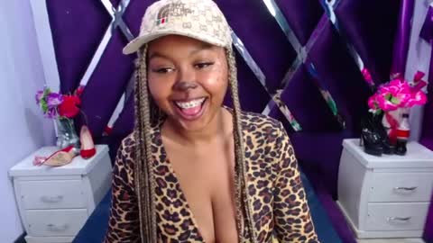 latinas_anales online show from January 13, 5:55 pm