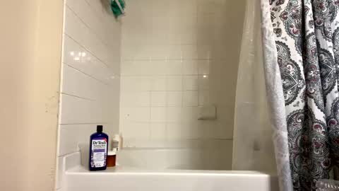 latinlover199518 online show from December 7, 12:36 am