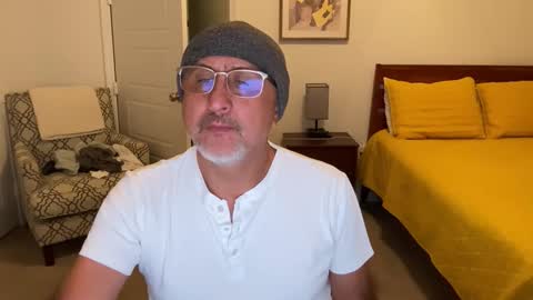 QS - INDEPENDENT MODEL online show from November 16, 6:04 am