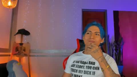 latino_boysmiles online show from February 21, 1:52 am