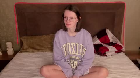 latoriacosner online show from January 9, 4:07 am