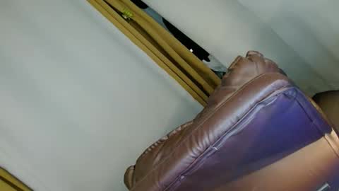 latrina_ online show from May 20, 3:51 pm