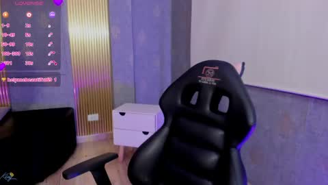 laulin_tay online show from May 31, 3:38 am