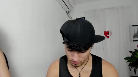 laura_and_kevin online show from February 24, 9:07 pm