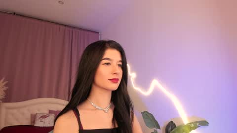 Laura online show from March 25, 10:38 pm