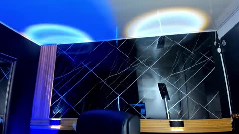 Laura online show from December 3, 12:55 pm